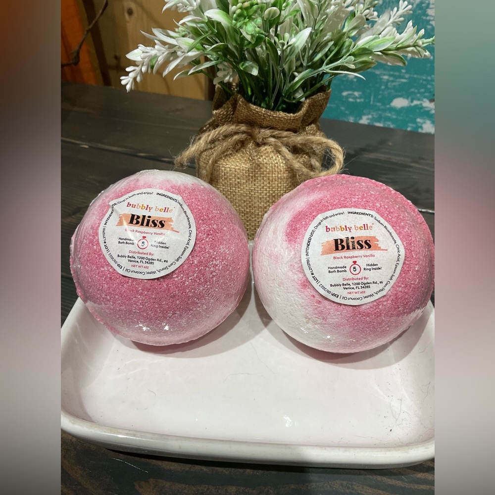 Set of 2 size 5 ring bath bombs by bubbly belle